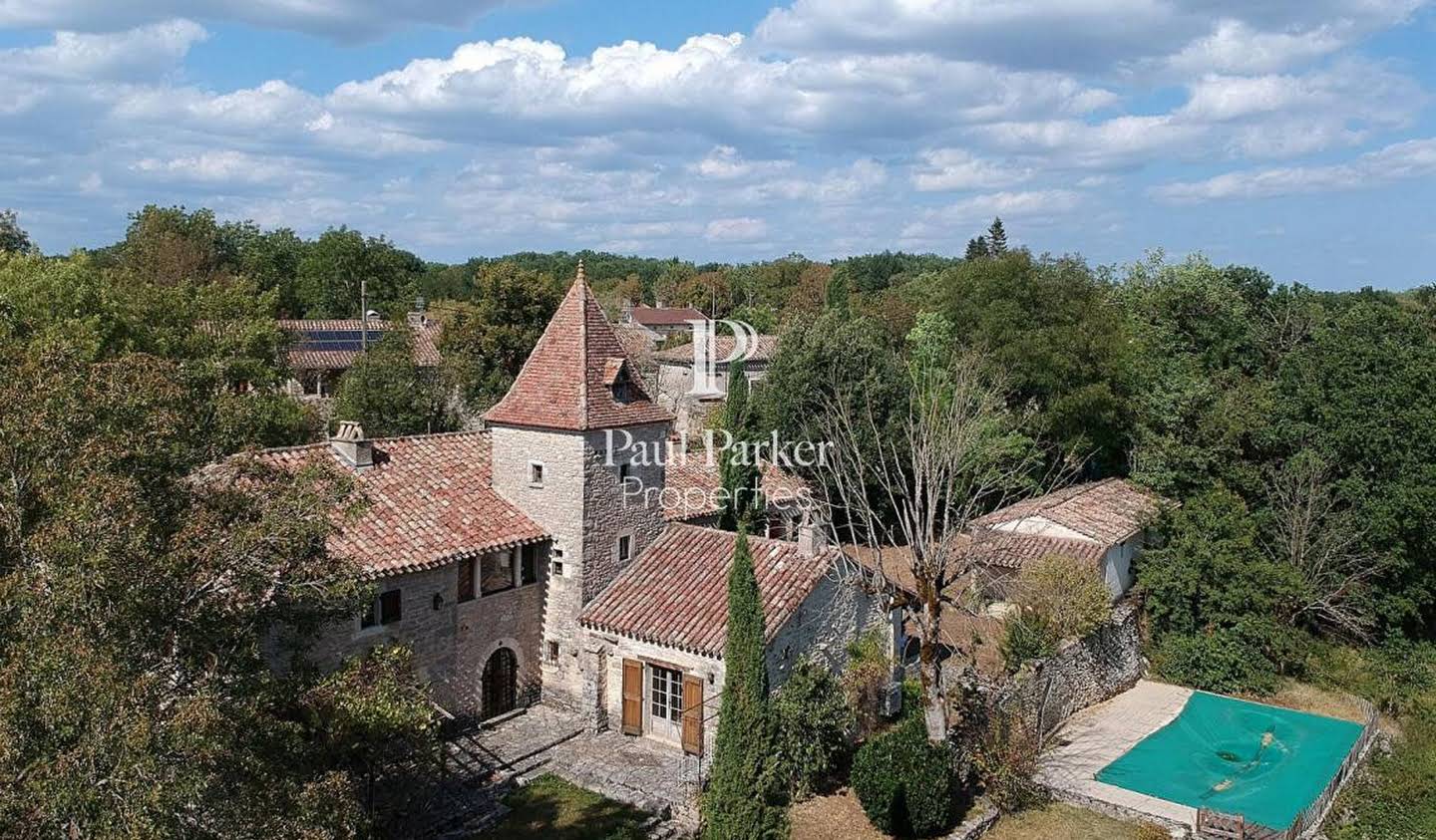 House with pool Lalbenque