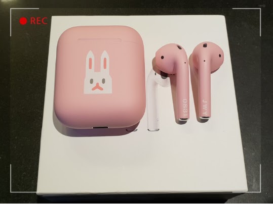 jang wonyoung airpods