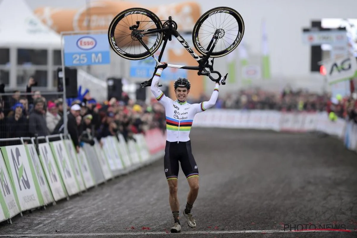 Emotionele Wout Van Aert na BK: "Daar doe je het echt voor, om zoiets te zien"