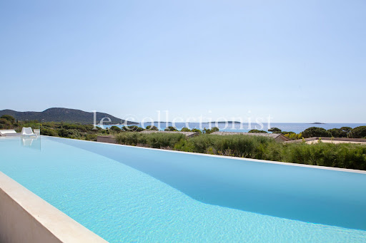 House with pool 4