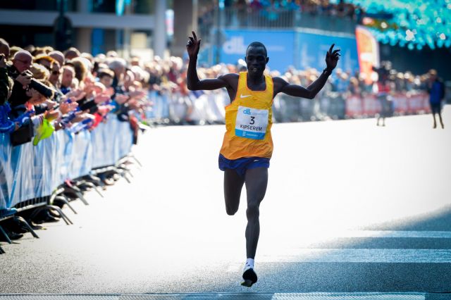 Marius Kipserem winning a past event