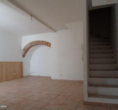 Location  appartement 3 pièces 45 m² à Carpentras (84200), 520 €