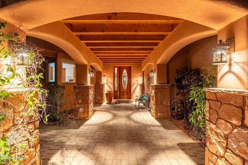 House with pool and terrace 3