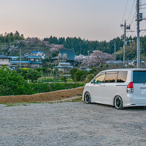 ヴォクシー ZRR70W