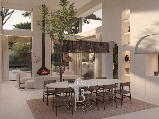 Villa with pool and garden 4