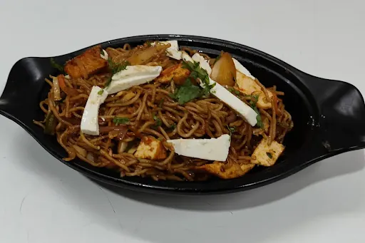 Special Veg Paneer Chowmein