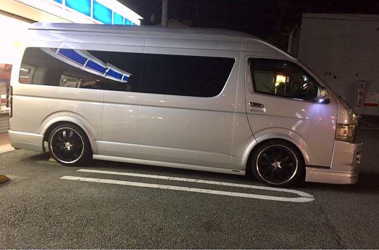 ハイエースバンのスパロン・ハイエーススーパーロング・姫路・ハイエースに関するカスタム事例の投稿画像1枚目