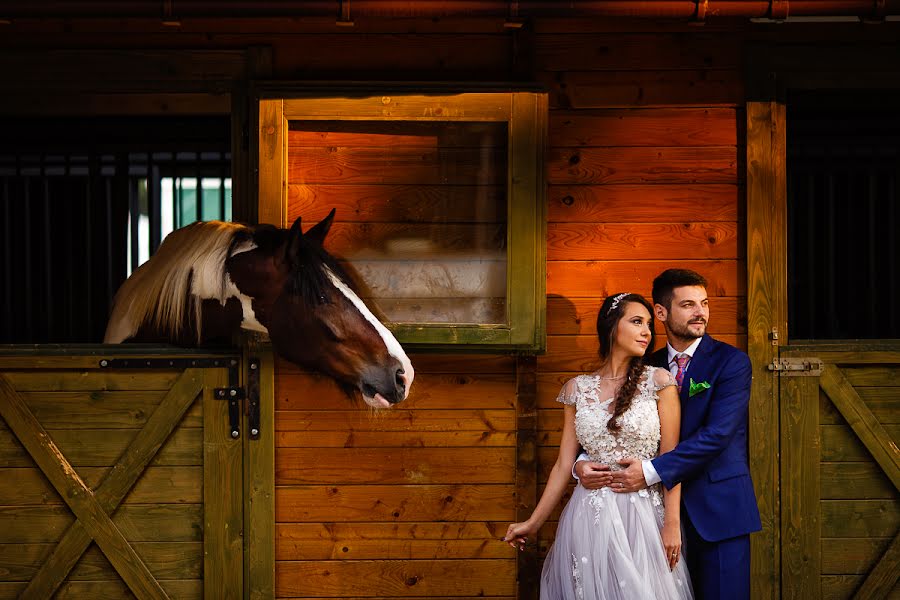 Fotógrafo de casamento Vali Matei (matei). Foto de 15 de setembro 2016