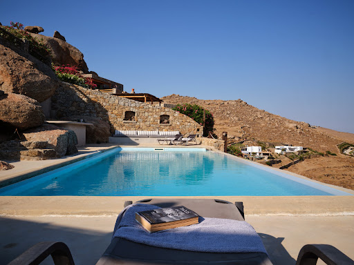 House with garden and terrace 2