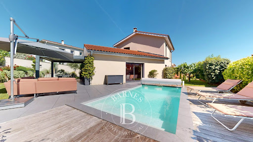 Maison avec piscine 2