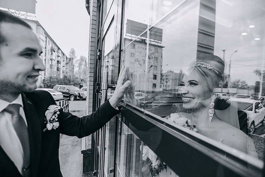 Wedding photographer Konstantin Uvarov (kostyan654). Photo of 18 February 2019