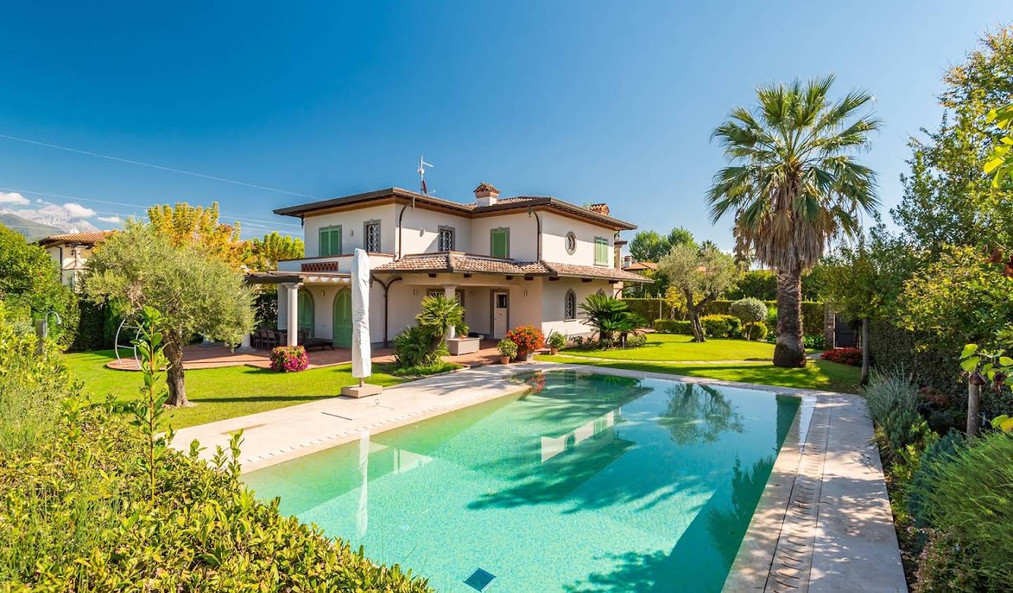 Villa avec piscine et terrasse Forte dei Marmi