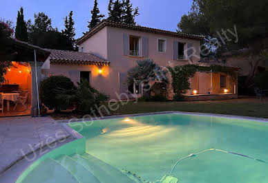 Maison avec piscine et jardin 19