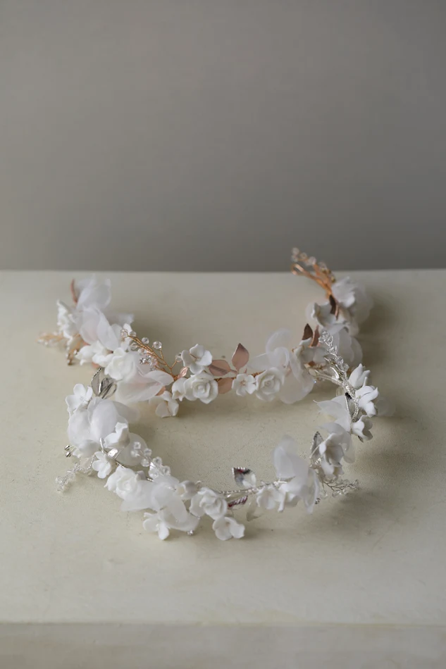 Haarband voor dames met keramische bloemen, stijlvol bloemenaccessoire voor haarstijlen, ideaal voor bruiloften en speciale gelegenheden, gemakkelijk te dragen
