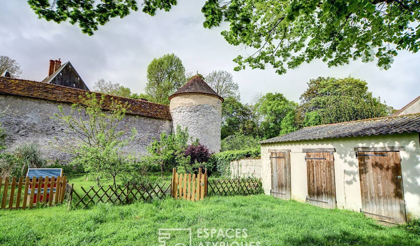 House with terrace Villemandeur