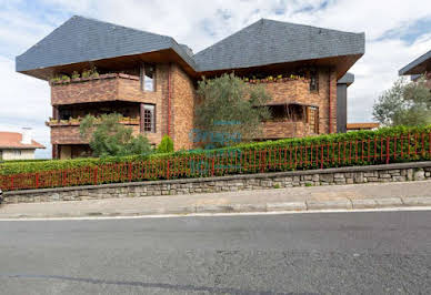 Appartement avec terrasse et piscine 5