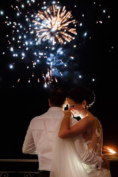 ช่างภาพงานแต่งงาน Tatyana Oleynikova (foxfoto) ภาพเมื่อ 24 กรกฎาคม 2019