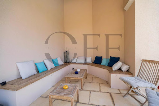 Villa with pool and terrace 3
