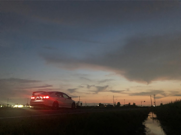 シビックタイプRの梅雨明け・夕焼けと愛車・マジックアワー撮影に関するカスタム事例の投稿画像6枚目