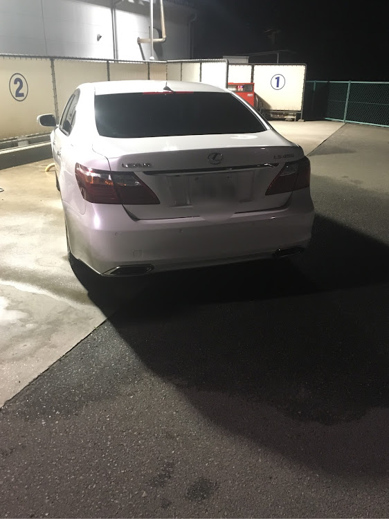 LSの洗車に関するカスタム事例の投稿画像3枚目