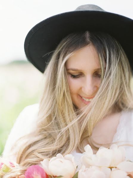 Wedding photographer Elena Plotnikova (lenaplotnikova). Photo of 7 April 2021