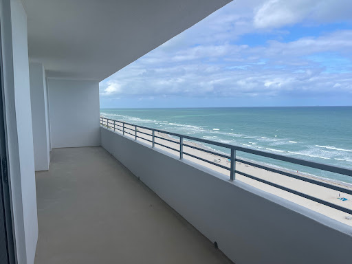 Apartment with pool 1