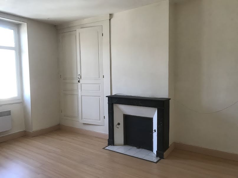 Vente maison 13 pièces 262.85 m² à Bourganeuf (23400), 85 000 €