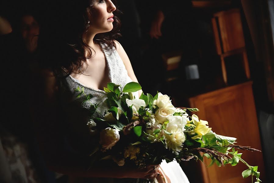 Fotógrafo de casamento Yarina Pozhega (yarapozhega). Foto de 22 de março 2017