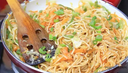 Veg Hakka Noodles