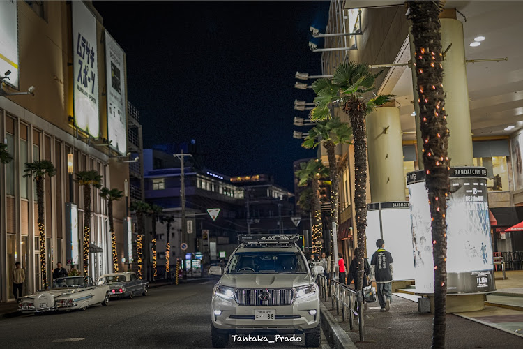 ランドクルーザープラドの秋の気配・一回くらいバズりたい・夜景と愛車に関するカスタム事例の投稿画像1枚目