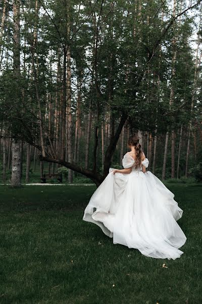 Bröllopsfotograf Elena Krasnopevceva (elenakras). Foto av 1 februari 2023