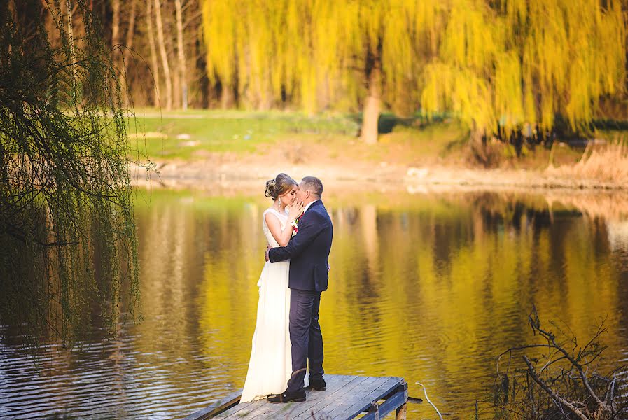 Fotógrafo de casamento Olga Khayceva (khaitceva). Foto de 19 de maio 2015