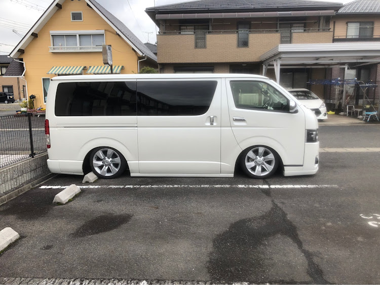 ハイエースバンのハイエースバン・4リンク・ハイエース・DR-Style・ハイドロに関するカスタム事例の投稿画像1枚目
