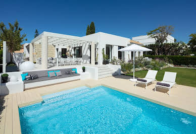 Villa with pool 5