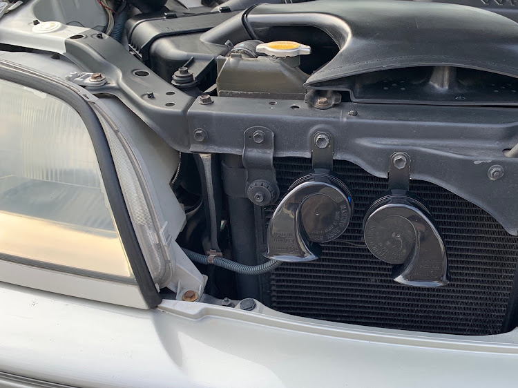 クラウンロイヤルのレクサス純正ホーン・jzs175・クラウンロイヤルサルーン・暖気運転・DIYに関するカスタム事例の投稿画像1枚目
