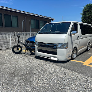 ハイエースバン TRH200V