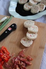 Bacon Ranch Cream Cheese Roll-ups was pinched from <a href="http://stephiecooks.com/2014/09/12/bacon-ranch-cream-cheese-roll-ups/" target="_blank">stephiecooks.com.</a>