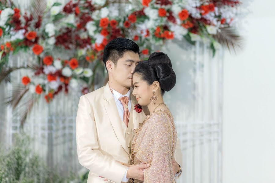 Fotógrafo de casamento Ekapan Pawanti (snapwedd). Foto de 8 de setembro 2020