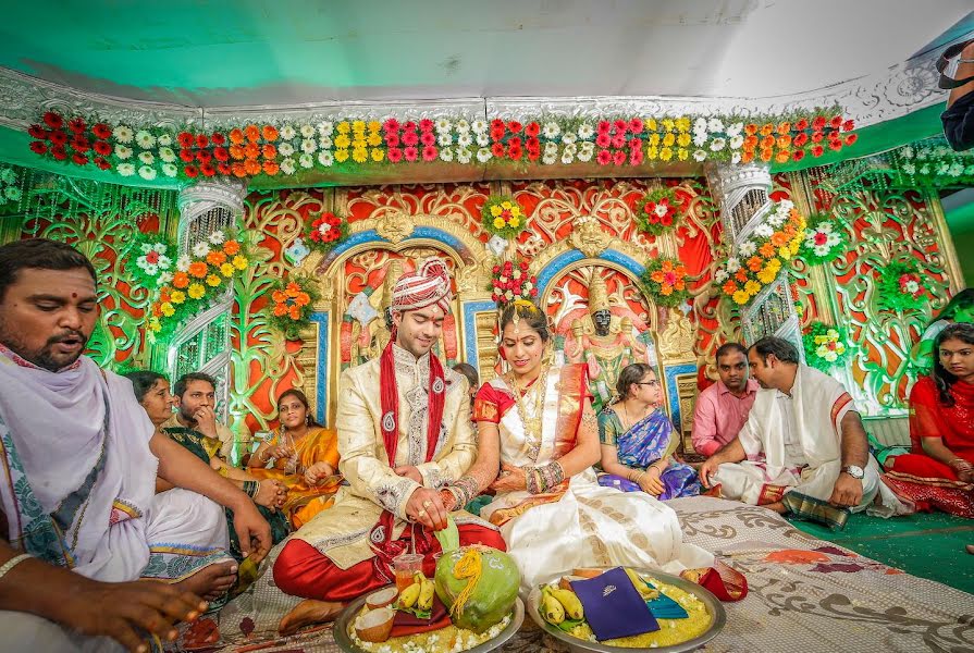 Pulmafotograaf Gopi Krishna Uppala (srirastuweddings). Foto tehtud 16 aprill 2022