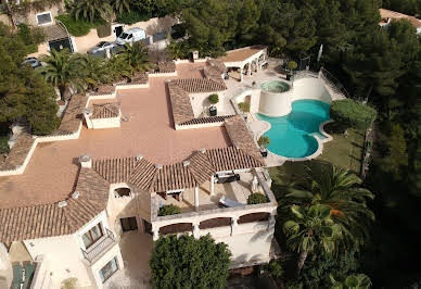 House with pool and terrace 13