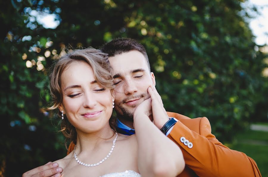 Fotografo di matrimoni Sonya Badeeva (soniasverchok). Foto del 24 dicembre 2014