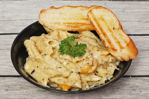 White Sauce Pasta