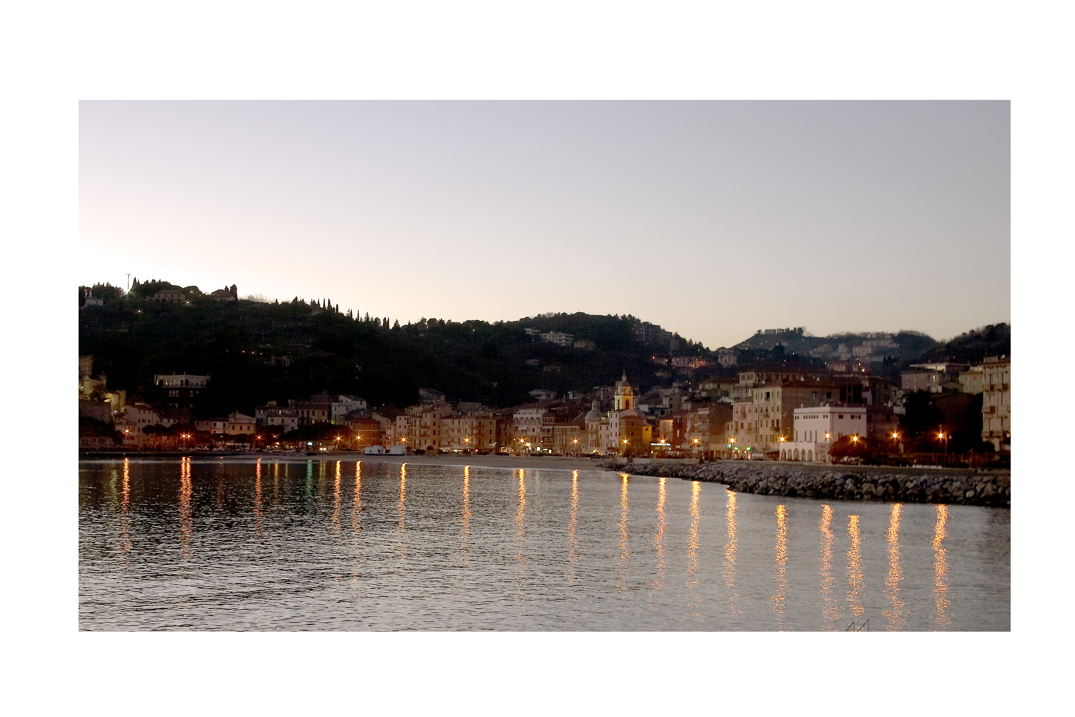 Romantica veduta di San Terenzo,La Spezia di manolina