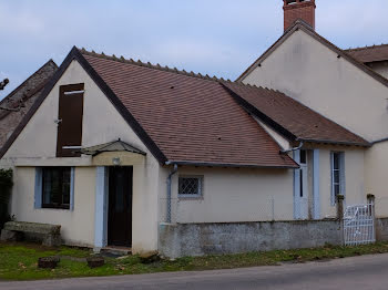 maison à Meaulne (03)