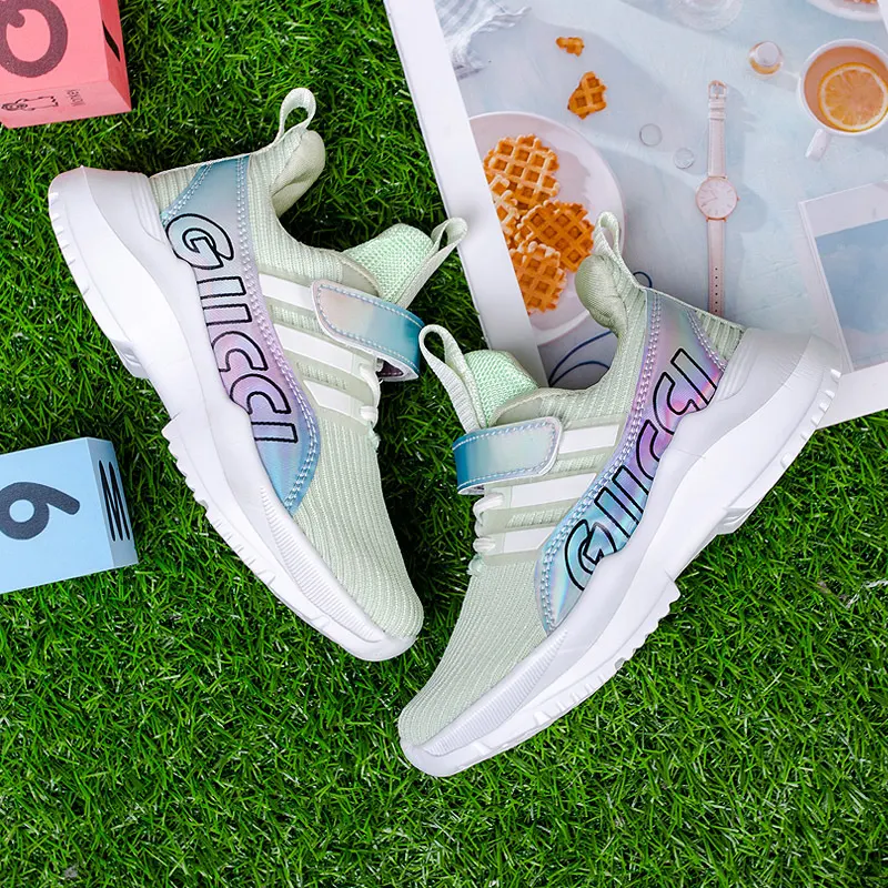 Sneakers en tricot volant avec velcro
