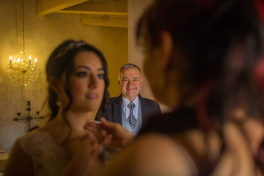 Fotografo di matrimoni Itzel Paz (heylolyrock). Foto del 27 marzo 2019