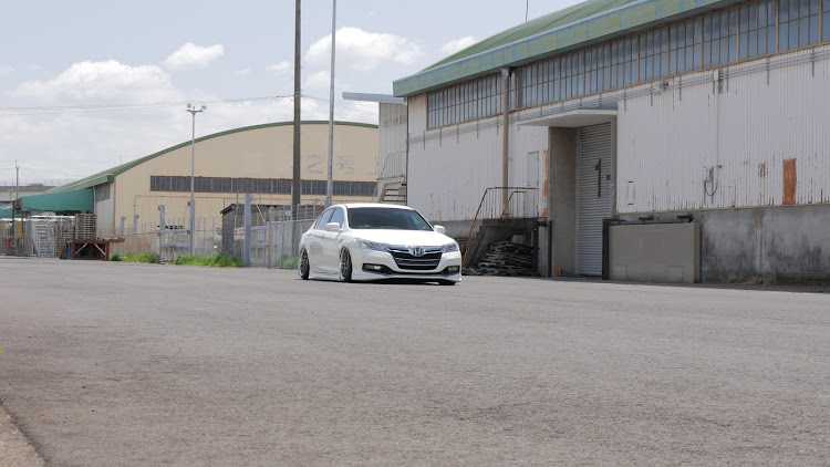 アコードのエアサス・workwheels・ZR10・ワークエモーション・ディープコンケイブに関するカスタム事例の投稿画像3枚目