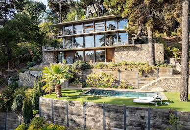 House with garden and terrace 2