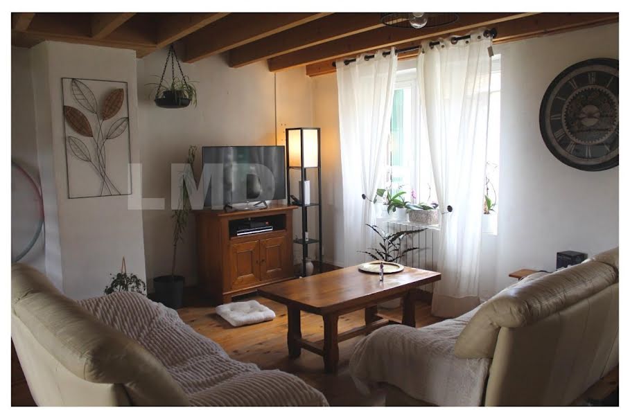 Vente maison 6 pièces 121 m² à Ambert (63600), 179 900 €