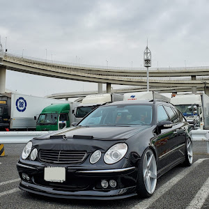 Eクラス ステーションワゴン S211